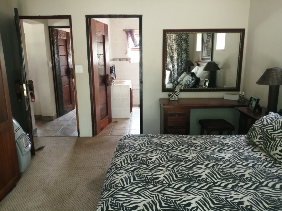 4 Bedroom Property for Sale in Boschenvaal River Front Lodges Free State